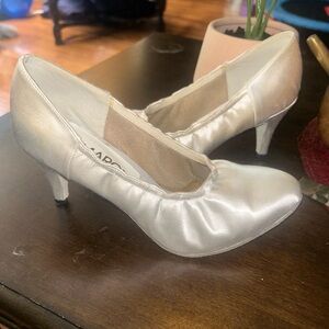 John march Elegant Cream Women's Heels